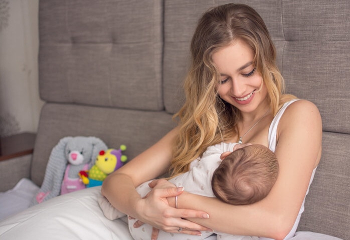 L'allattamento al seno protegge il bambino per tutta la vita